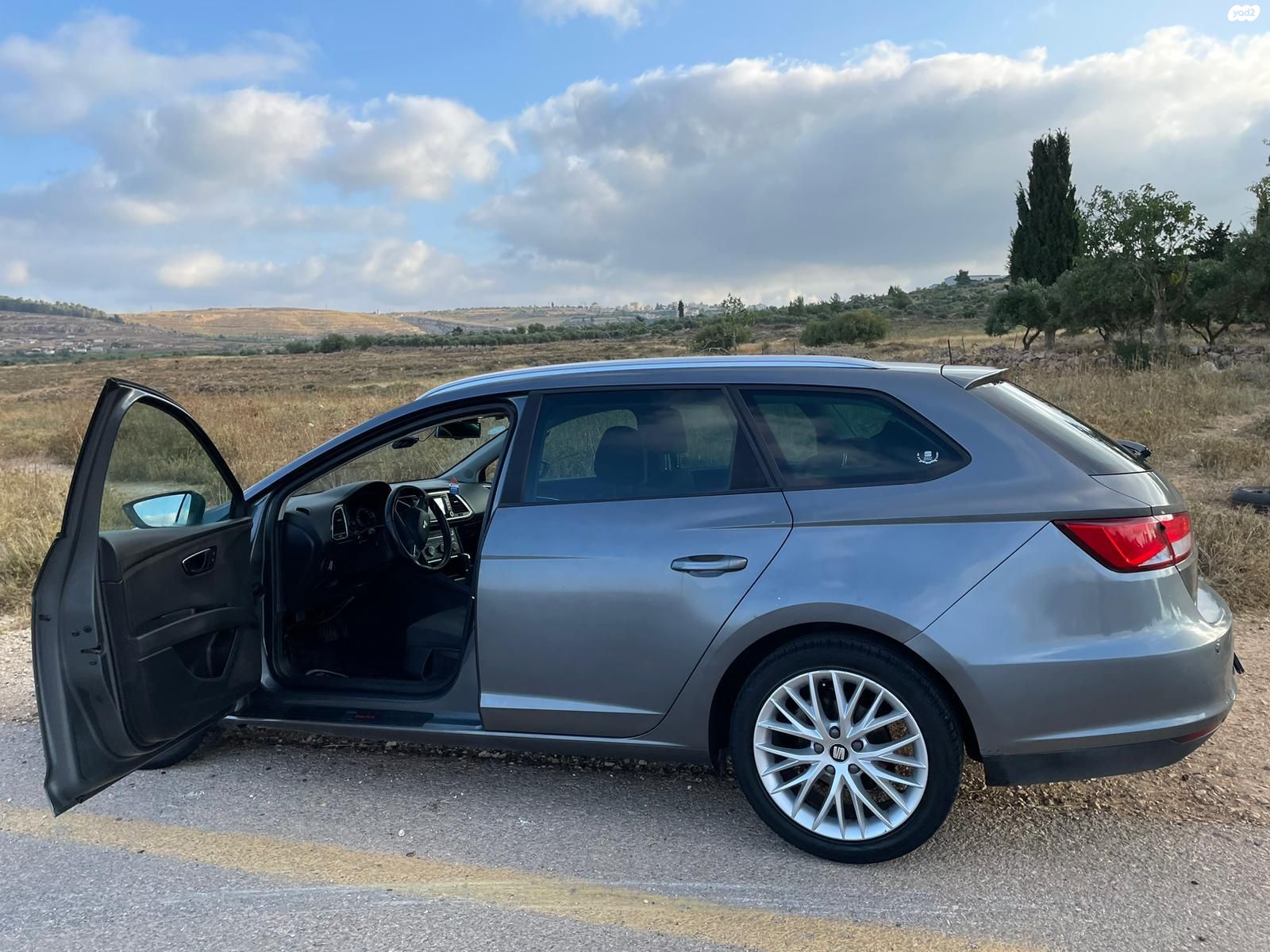 מודעת רכב סיאט לאון