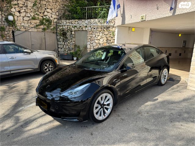 מודעת רכב טסלה מודל 3
