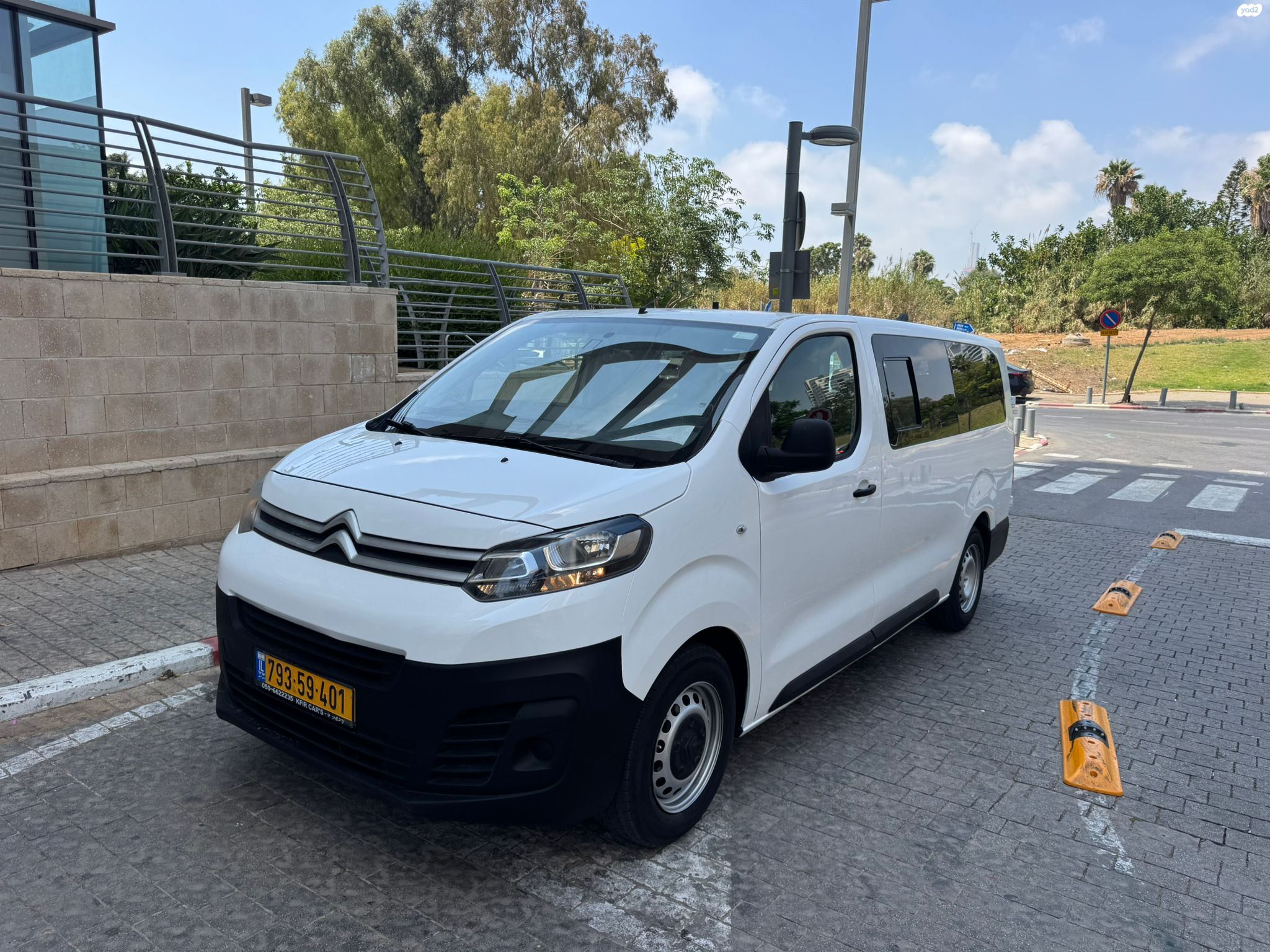 מודעת רכב סיטרואן ג'אמפי
