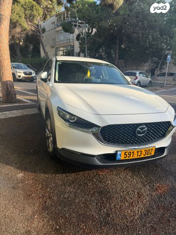 מודעת רכב מאזדה CX-30
