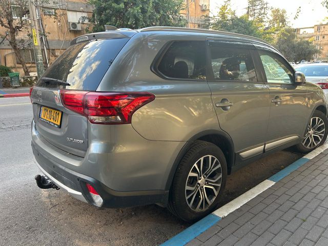 מיצובישי אאוטלנדר