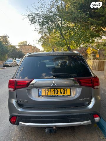 מיצובישי אאוטלנדר