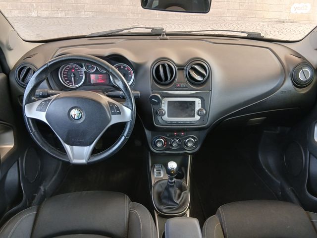 אלפא רומיאו מיטו