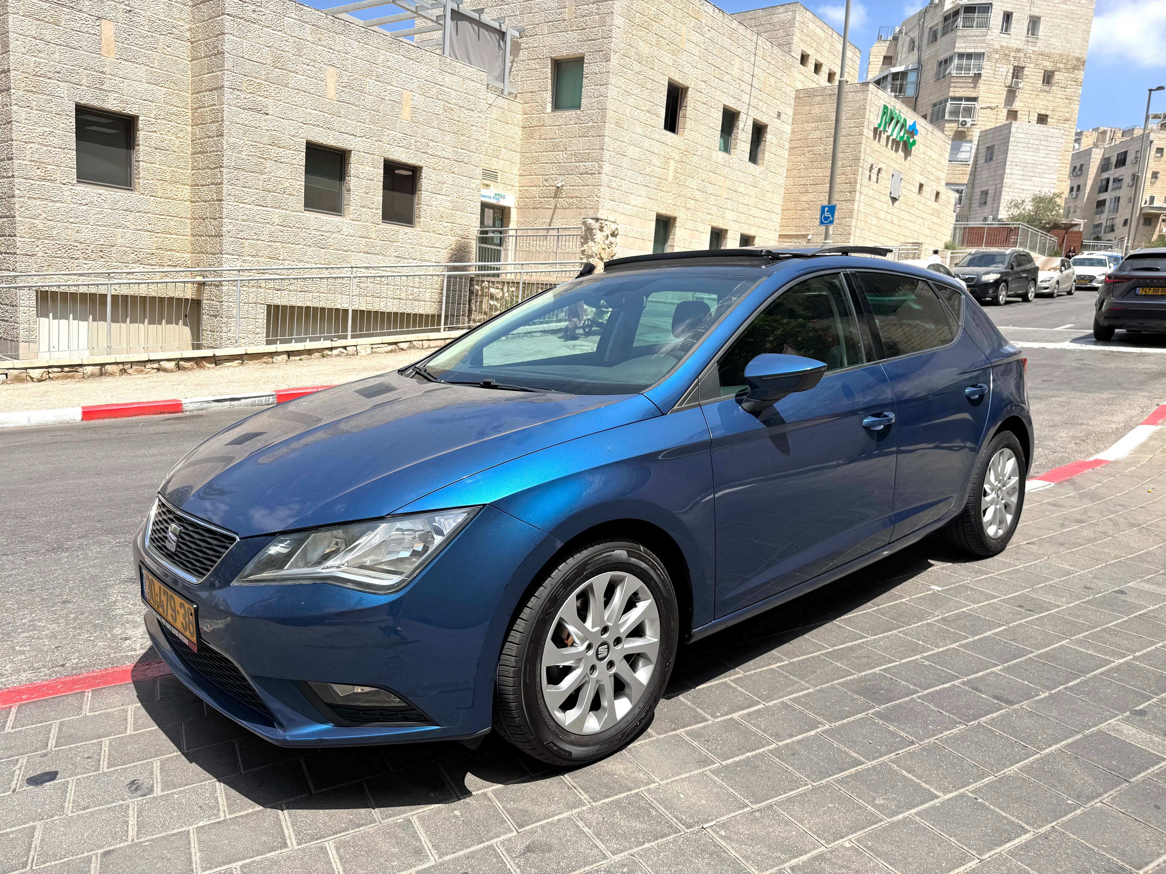 מודעת רכב סיאט לאון