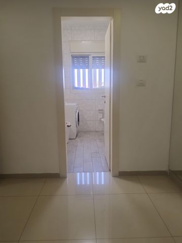 גג/ פנטהאוז, סירקין 3, מרכז העיר, קרית אתא