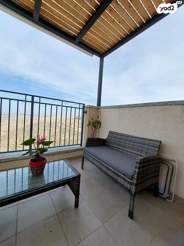 דירה, ענבר 73, נעלה, נעלה