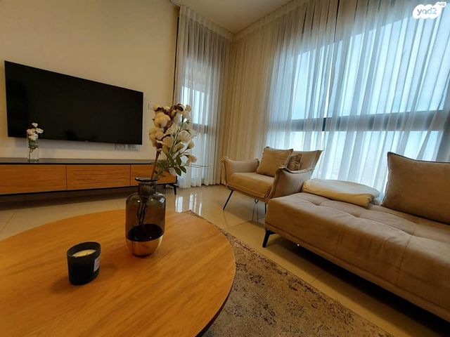 דירה, ענבר 73, נעלה, נעלה