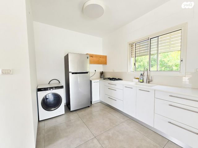 גג/ פנטהאוז, אשרת