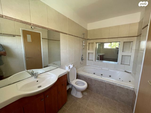 דופלקס, עת הזמיר 9, מגדים, מעלה אדומים