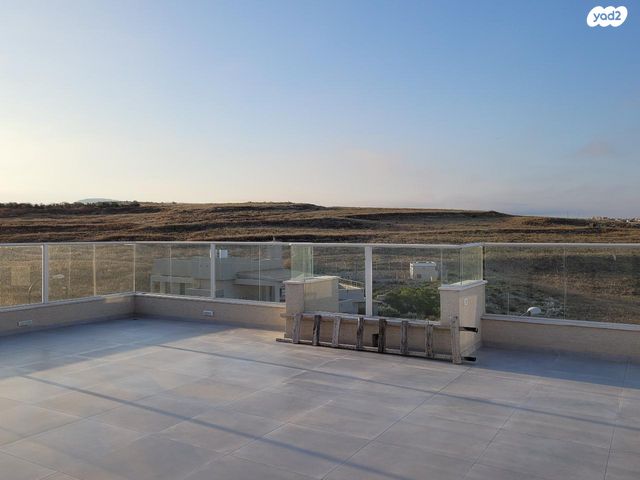 גג/ פנטהאוז, אשרת