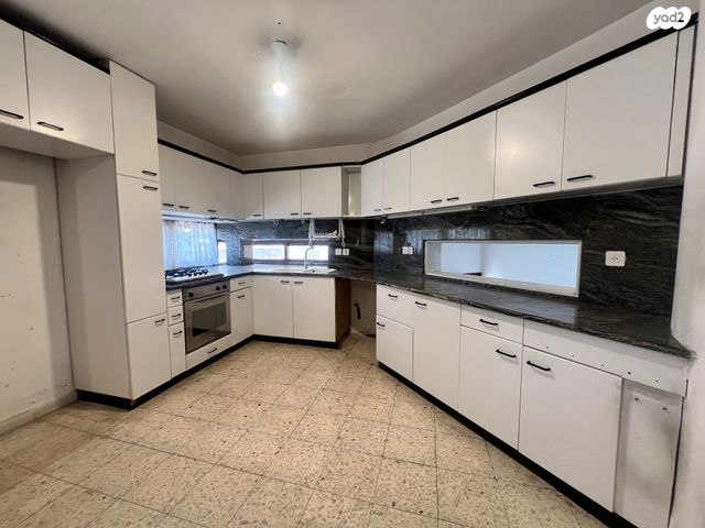 דו משפחתי, נתניה