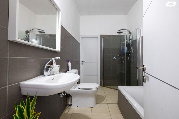 דירה, פרישמן, אברמוביץ', ראשון לציון