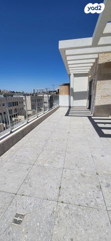 אדמונד סחייק 