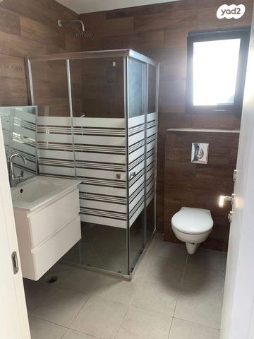 גג/ פנטהאוז, הסתוונית 1, כפר גנים א, פתח תקווה