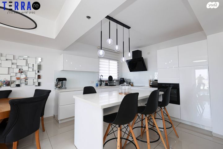 דירה, אלונים, קרית השרון, נתניה