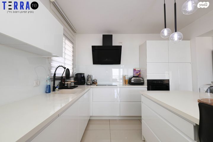 דירה, אלונים, קרית השרון, נתניה