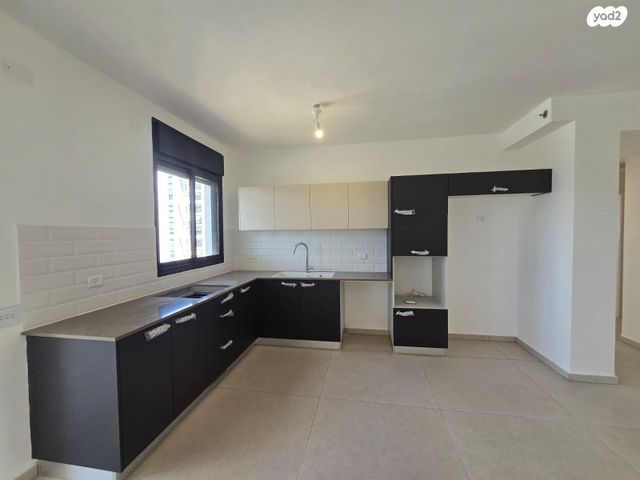 דירה, עזר וייצמן, מתחם 1200, הוד השרון