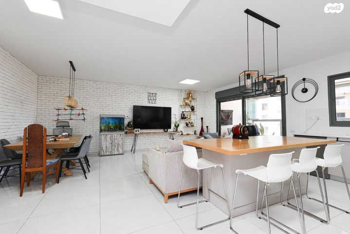 דירה, שייקה אופיר, יפה נוף, כפר יונה