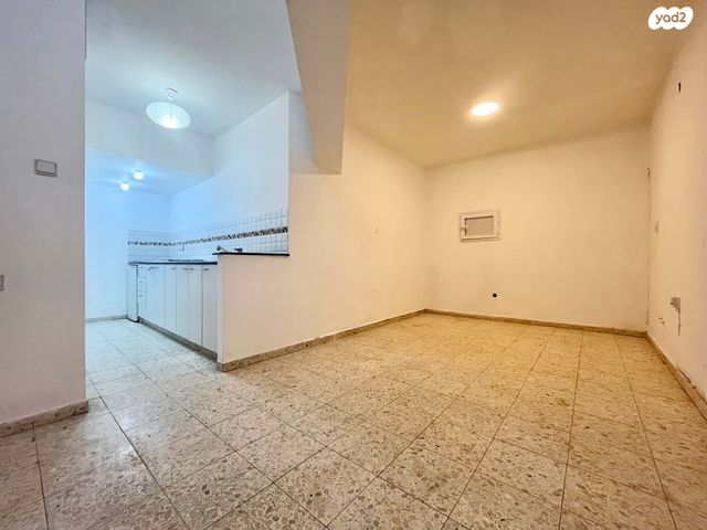 דו משפחתי, הרב יוסף חיים שרים, רמת שרת, ירושלים