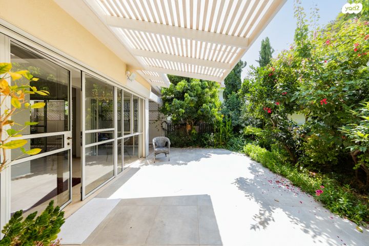 בית פרטי/ קוטג', מתחם 19 - 20 (מתחם הפרחים), הוד השרון