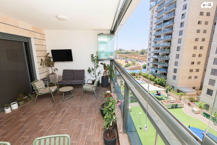 שייקה אופיר 