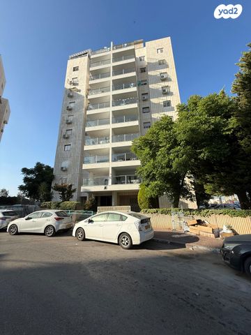 אהרון בוגנים 8