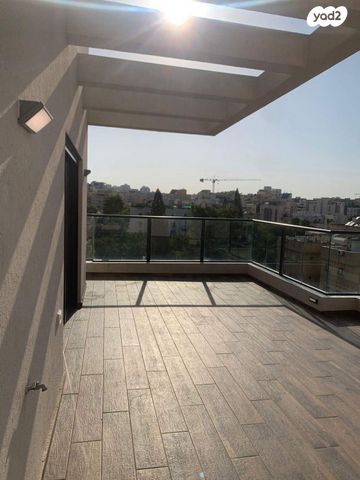 גג/ פנטהאוז, הסתוונית 1, כפר גנים א, פתח תקווה