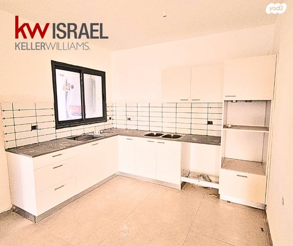 דירה, רקפת 8, הפרחים, חריש