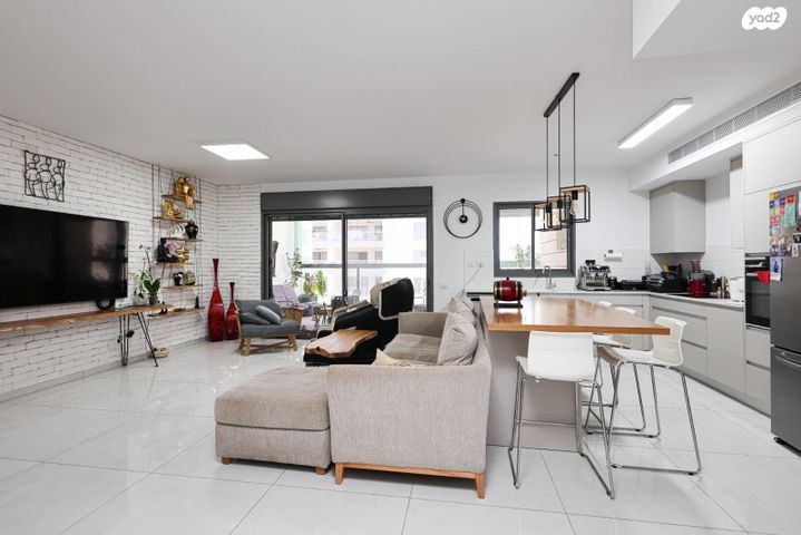 דירה, שייקה אופיר, יפה נוף, כפר יונה