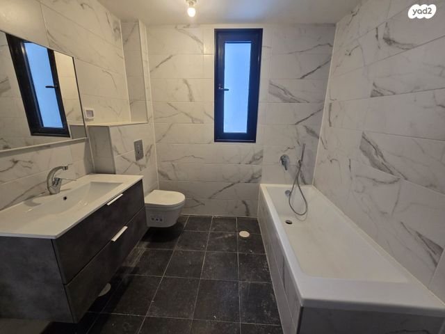 דירה, עזר וייצמן, מתחם 1200, הוד השרון