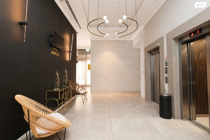 דירה, שייקה אופיר, יפה נוף, כפר יונה