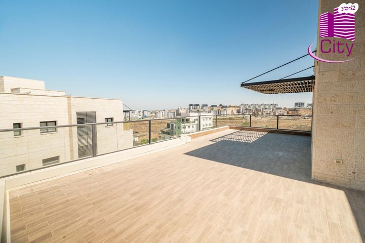 גג/ פנטהאוז, מודיעין מכבים רעות