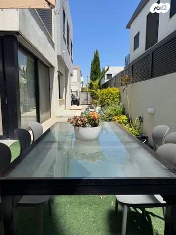 דו משפחתי, כפר יונה