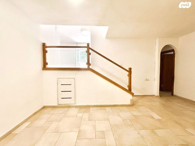 דו משפחתי, הרב יוסף חיים שרים, רמת שרת, ירושלים