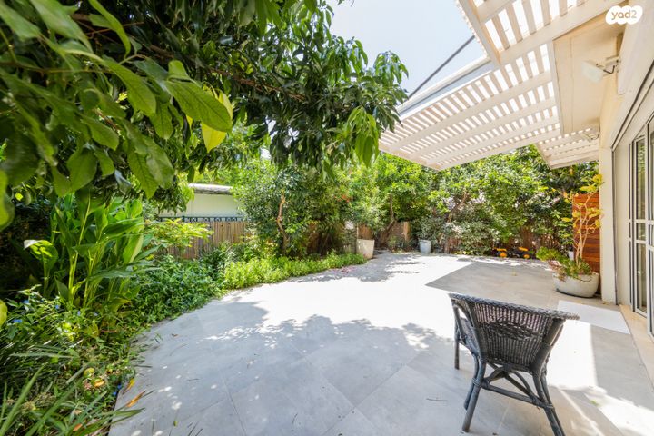 בית פרטי/ קוטג', מתחם 19 - 20 (מתחם הפרחים), הוד השרון