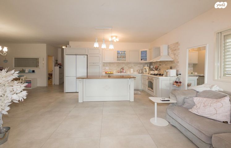 דירה, בר כוכבא, הרצליה