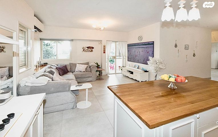 דירה, בר כוכבא, הרצליה