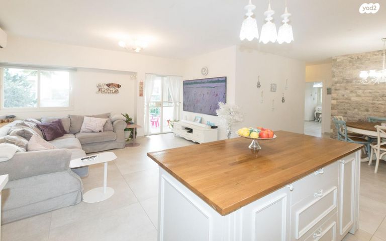 דירה, בר כוכבא, הרצליה