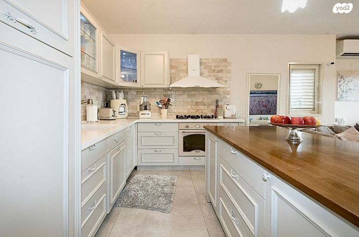 דירה, בר כוכבא, הרצליה