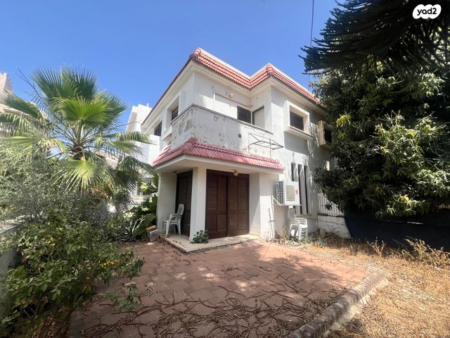 דו משפחתי, נתניה