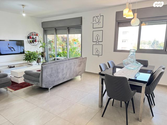 דירה, אושיות, רחובות