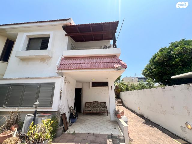 דו משפחתי, נתניה