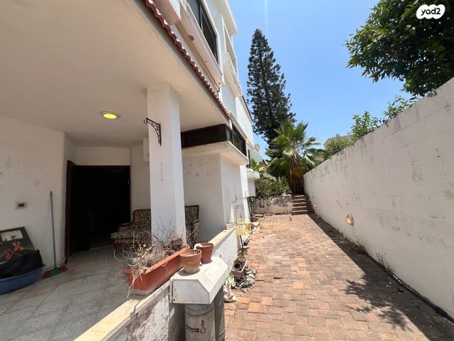 דו משפחתי, נתניה