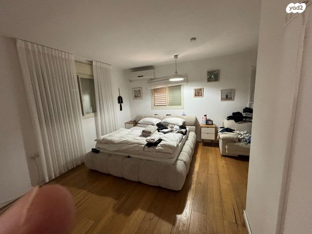 דו משפחתי, אברהם קופלמן, נווה עוז, פתח תקווה