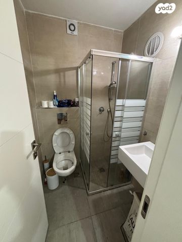 דו משפחתי, אברהם קופלמן, נווה עוז, פתח תקווה