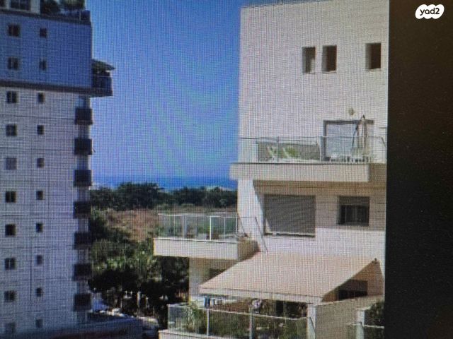 אזורי חן, גימל החדשה