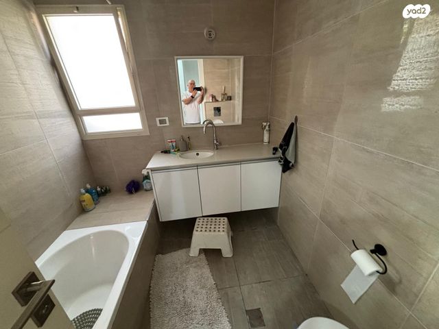 דו משפחתי, אברהם קופלמן, נווה עוז, פתח תקווה