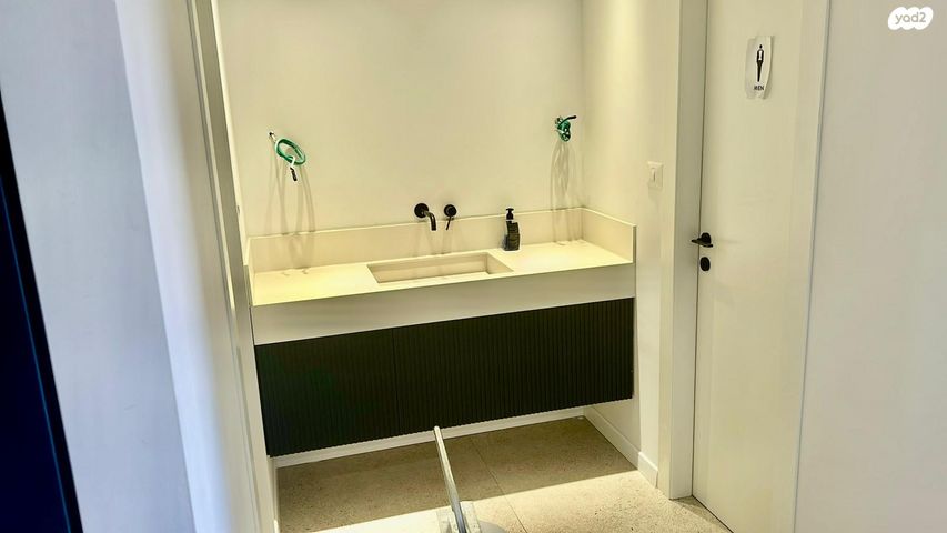 מבני תעשיה, חולון