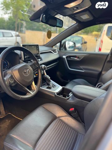 מודעת רכב טויוטה RAV4 2