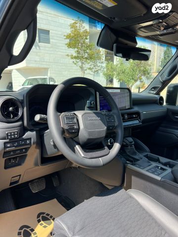 טויוטה לנד קרוזר